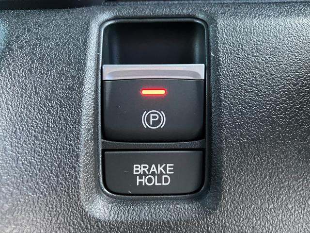 Ｎ－ＢＯＸカスタム ターボ　ＨｏｎｄａＳＥＮＳＩＮＧ　両側電動スライドドア　アダプティブクルーズコントロール　電子パーキング　オートブレーキホールド　運転席＆助手席シートヒーター　スマートキー　サンシェード　シートバックテーブル（35枚目）