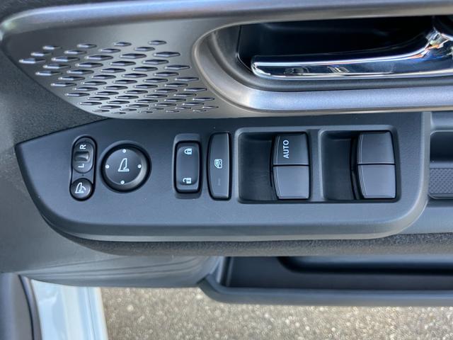 Ｎ－ＢＯＸカスタム ターボ　ＨｏｎｄａＳＥＮＳＩＮＧ　両側電動スライドドア　アダプティブクルーズコントロール　電子パーキング　オートブレーキホールド　運転席＆助手席シートヒーター　スマートキー　サンシェード　シートバックテーブル（38枚目）