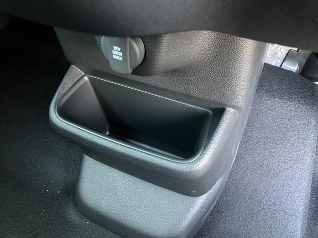 Ｎ－ＢＯＸカスタム ターボ　ＨｏｎｄａＳＥＮＳＩＮＧ　両側電動スライドドア　アダプティブクルーズコントロール　電子パーキング　オートブレーキホールド　運転席＆助手席シートヒーター　スマートキー　サンシェード　シートバックテーブル（41枚目）