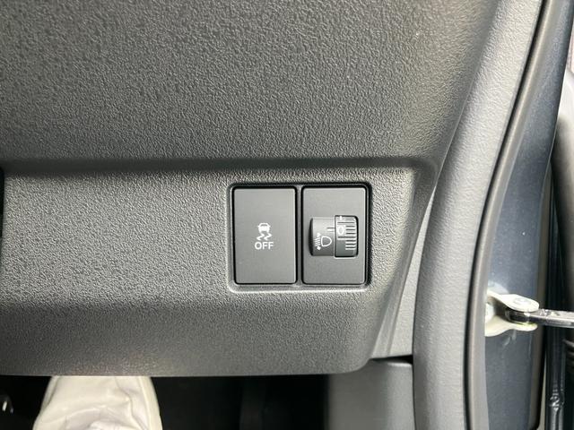 Ｎ－ＢＯＸカスタム ベースグレード　ＨｏｎｄａＳＥＮＳＩＮＧ　片側電動スライド　電子パーキング　オートブレーキホールド　純正アルミホイール　ＬＥＤヘッドライト　ｆ運転席＆助手席シートヒーター　電動格納式ミラー　スマートキー　サンシェード（38枚目）