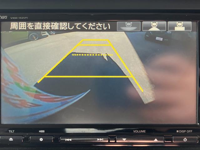 Ｎ－ＢＯＸカスタム Ｇ・ターボＬパッケージ　ナビ　バックカメラ　ＥＴＣ　両側電動スライドドア　純正アルミホイール　スマートキー　クルーズコントロール　オートリトラミラー　オートライト　オートエアコン　アクセサリーソケット　横滑り防止機能（6枚目）