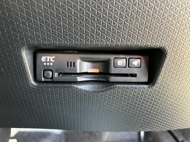 タント カスタムＲＳ　ナビ　全周囲カメラ　ＥＴＣ　両側電動スライドドア　衝突被害軽減ブレーキ　クルーズコントロール　電子パーキング　オートブレーキホールド　レーンキープ　前席シートヒーター　シートバックテーブル（7枚目）