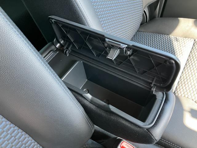 タント カスタムＲＳ　ナビ　全周囲カメラ　ＥＴＣ　両側電動スライドドア　衝突被害軽減ブレーキ　クルーズコントロール　電子パーキング　オートブレーキホールド　レーンキープ　前席シートヒーター　シートバックテーブル（41枚目）