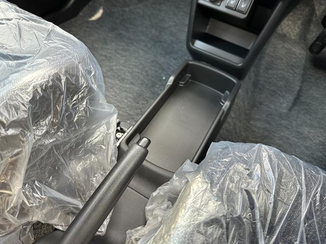 アルト L アップグレードパッケージ装着者 届出済未使用車 衝突被害軽減ブレーキ 運転席&助手席シートヒーター コーナーセンサー キーレス オートエアコン オートライト アクセサリーソケット アイドリングストップ(40枚目)