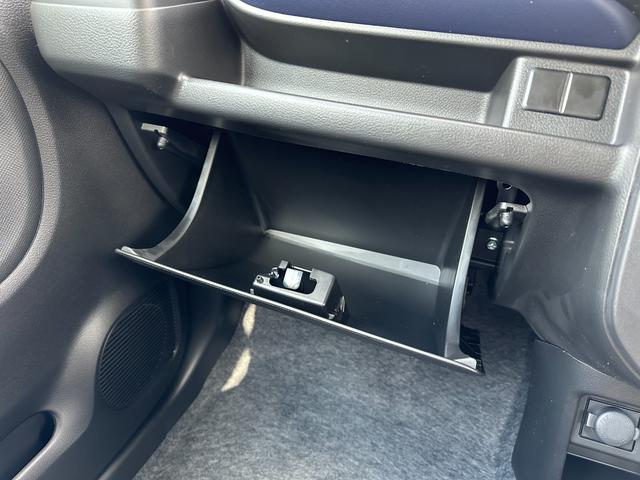 アルト L アップグレードパッケージ装着者 届出済未使用車 衝突被害軽減ブレーキ 運転席&助手席シートヒーター コーナーセンサー キーレス オートエアコン オートライト アクセサリーソケット アイドリングストップ(43枚目)