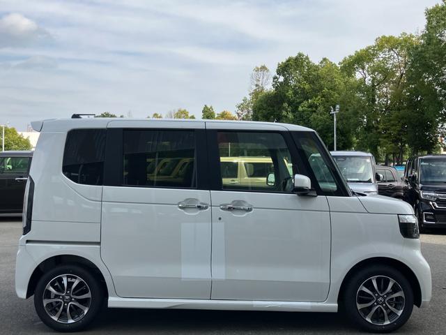 Ｎ－ＢＯＸカスタム ベースグレード　ＨｏｎｄａＳＥＮＳＩＮＧ　片側電動スライドドア　アダプティブクルーズコントロール　純正アルミホイール　ＬＥＤヘッドライト　電子パーキング　オートブレーキホールド　前席シートヒーター　ロールサンシェード（8枚目）