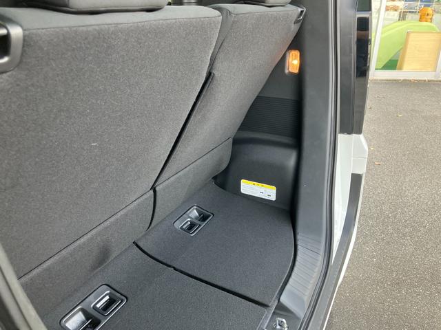 Ｎ－ＢＯＸカスタム ベースグレード　ＨｏｎｄａＳＥＮＳＩＮＧ　片側電動スライドドア　アダプティブクルーズコントロール　純正アルミホイール　ＬＥＤヘッドライト　電子パーキング　オートブレーキホールド　前席シートヒーター　ロールサンシェード（26枚目）