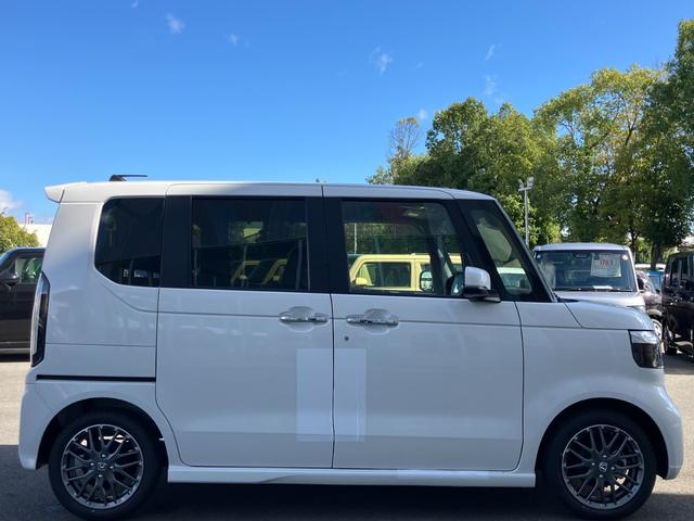 Ｎ－ＢＯＸカスタム ターボ　ＨｏｎｄａＳＥＮＳＩＮＧ　両側電動スライドドア　追従型クルーズコントロール　純正アルミホイール　ＬＥＤヘッドライト　前席シートヒーター　電子パーキング　オートブレーキホールド　オートリトラミラー（8枚目）