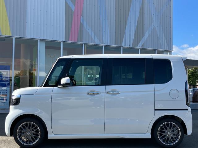 Ｎ－ＢＯＸカスタム ターボ　ＨｏｎｄａＳＥＮＳＩＮＧ　両側電動スライドドア　追従型クルーズコントロール　純正アルミホイール　ＬＥＤヘッドライト　前席シートヒーター　電子パーキング　オートブレーキホールド　オートリトラミラー（9枚目）
