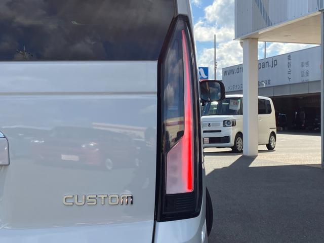 Ｎ－ＢＯＸカスタム ターボ　ＨｏｎｄａＳＥＮＳＩＮＧ　両側電動スライドドア　追従型クルーズコントロール　純正アルミホイール　ＬＥＤヘッドライト　前席シートヒーター　電子パーキング　オートブレーキホールド　オートリトラミラー（18枚目）