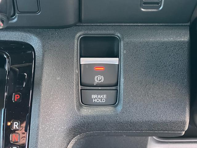 Ｎ－ＢＯＸカスタム ターボ　ＨｏｎｄａＳＥＮＳＩＮＧ　両側電動スライドドア　追従型クルーズコントロール　純正アルミホイール　ＬＥＤヘッドライト　前席シートヒーター　電子パーキング　オートブレーキホールド　オートリトラミラー（35枚目）