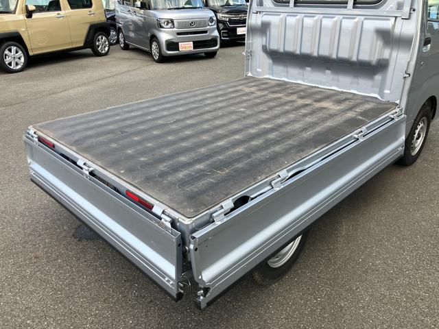 ハイゼットトラック スタンダード ラジオ オートライト 3方開 マニュアルエアコン アクセサリーソケット マニュアルレベリング機能(17枚目)