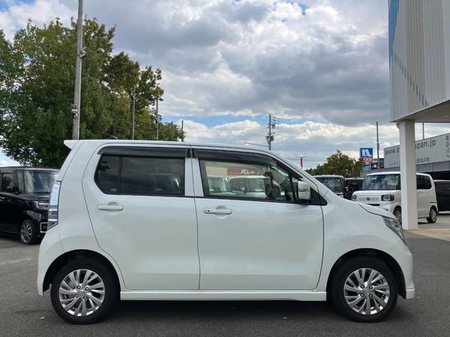 ワゴンＲ ＦＺ　ナビ　衝突被害軽減ブレーキ　純正アルミホイール　ステアリングスイッチ　前席シートヒーター　オートエアコン　スマートキー　アイドリングストップ　横滑り防止機能　マニュアルレベリング機能　電動格納式ミラー（9枚目）