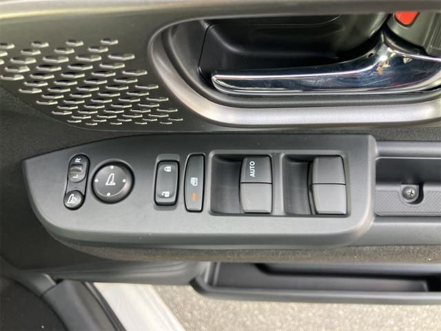 N-BOXカスタム ターボ 両側電動スライドドア クリアランスソナー レーンアシスト オートライト スマートキー アイドリングストップ 電動格納ミラー シートヒーター CVT ESC チップアップシート(44枚目)