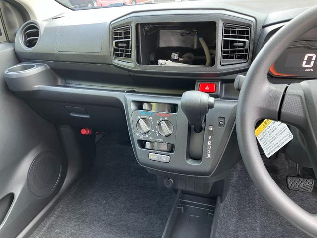 ミライース Ｌ　ＳＡＩＩＩ　クリアランスソナー　衝突被害軽減システム　オートマチックハイビーム　オートライト　キーレスエントリー　アイドリングストップ　ＣＶＴ　盗難防止システム　ＡＢＳ　ＥＳＣ　衝突安全ボディ　エアコン（7枚目）