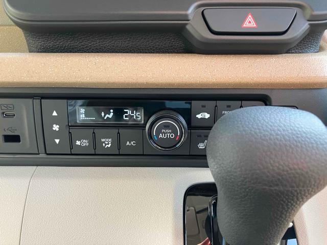 Ｎ－ＢＯＸ ベースグレード　バックカメラ　両側スライド・片側電動　クリアランスソナー　オートクルーズコントロール　オートライト　スマートキー　アイドリングストップ　電動格納ミラー　シートヒーター　ベンチシート　ＣＶＴ　ＡＢＳ（8枚目）