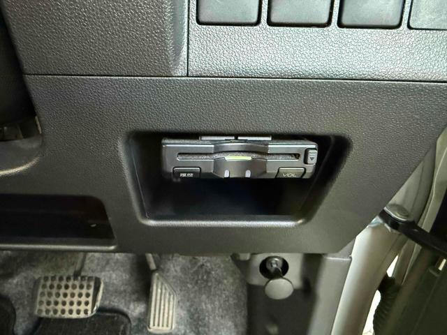 タント カスタムＸ　スマートセレクションＳＡ　ＥＴＣ　バックカメラ　両側スライド・片側電動　ナビ　ＴＶ　衝突被害軽減システム　オートライト　スマートキー　アイドリングストップ　電動格納ミラー　ベンチシート　ＣＶＴ　ＥＳＣ（7枚目）