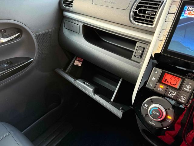 タント カスタムＸ　スマートセレクションＳＡ　ＥＴＣ　バックカメラ　両側スライド・片側電動　ナビ　ＴＶ　衝突被害軽減システム　オートライト　スマートキー　アイドリングストップ　電動格納ミラー　ベンチシート　ＣＶＴ　ＥＳＣ（39枚目）