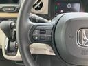 ベースグレード　ＨｏｎｄａＳＥＮＳＩＮＧ　片側電動スライド　電子パーキング　オートブレーキホールド　運転席＆助手席シートヒーター　アダプティブクルーズコントロール　スマートキー　サンシェード　オートライト（31枚目）