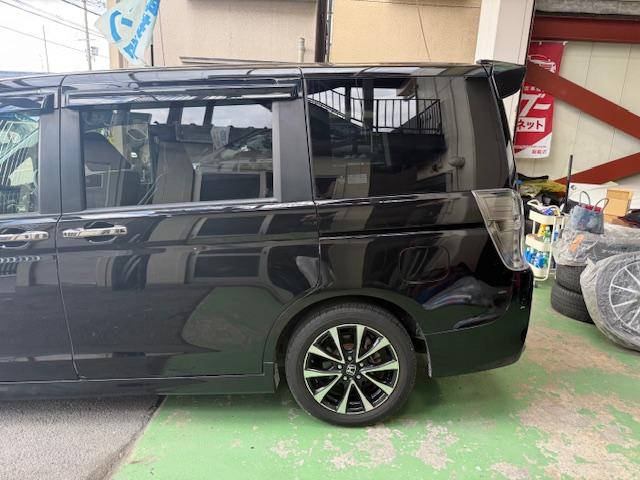 ステップワゴンスパーダ Ｚ　クールスピリット　インターナビ　セレクション　純正ナビＤＶＤ地デジバックカメラＥＴＣクルコン両側パワスラハーフレザーウィンカーミラーパドルシフト純正ＡＷスマートキー（16枚目）