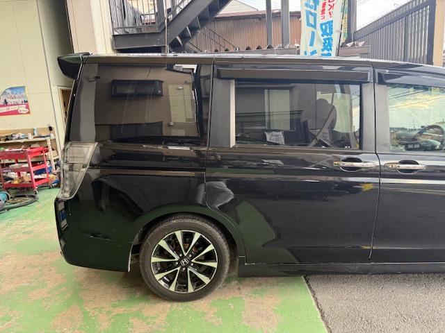 ステップワゴンスパーダ Ｚ　クールスピリット　インターナビ　セレクション　純正ナビＤＶＤ地デジバックカメラＥＴＣクルコン両側パワスラハーフレザーウィンカーミラーパドルシフト純正ＡＷスマートキー（17枚目）