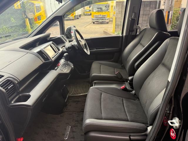 ステップワゴンスパーダ Ｚ　クールスピリット　インターナビ　セレクション　純正ナビＤＶＤ地デジバックカメラＥＴＣクルコン両側パワスラハーフレザーウィンカーミラーパドルシフト純正ＡＷスマートキー（33枚目）