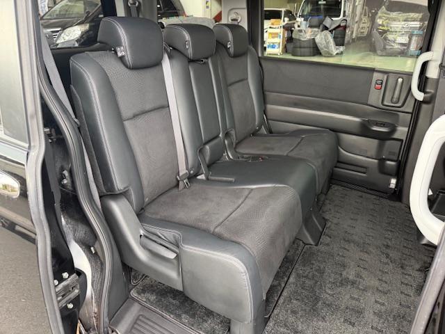 ステップワゴンスパーダ Ｚ　クールスピリット　インターナビ　セレクション　純正ナビＤＶＤ地デジバックカメラＥＴＣクルコン両側パワスラハーフレザーウィンカーミラーパドルシフト純正ＡＷスマートキー（36枚目）