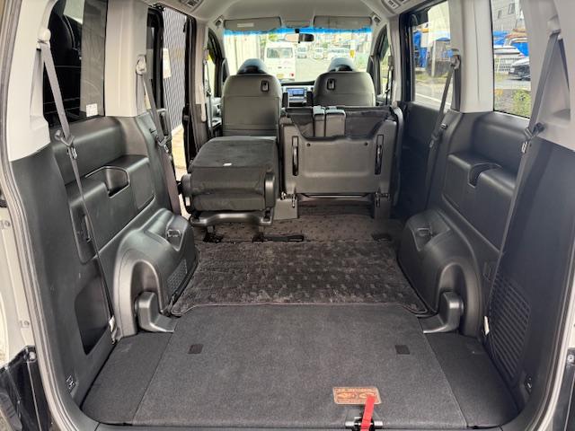 ステップワゴンスパーダ Ｚ　クールスピリット　インターナビ　セレクション　純正ナビＤＶＤ地デジバックカメラＥＴＣクルコン両側パワスラハーフレザーウィンカーミラーパドルシフト純正ＡＷスマートキー（38枚目）