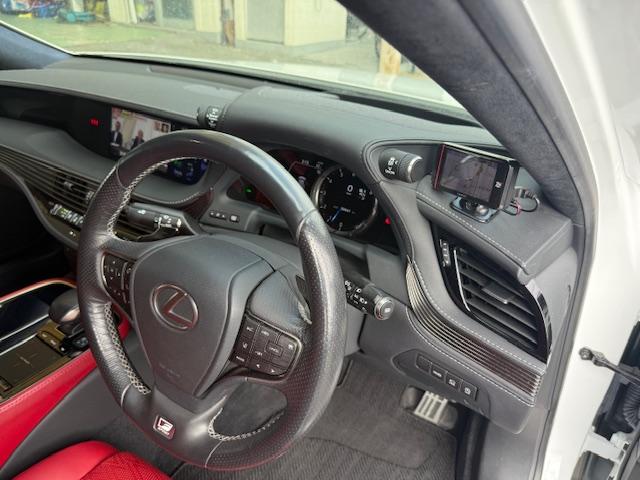 ＬＳ ＬＳ５００　Ｆスポーツ　ＷＡＬＤエアロマフラー２２ＡＷ純正ナビ地デジＢｌｕｅｔｏｏｔｈ全方位サンルーフＥＴＣマークレビンソンＴＺドラレコレーダーデジタルインナーミラーシートエアコン運転走行支援（19枚目）