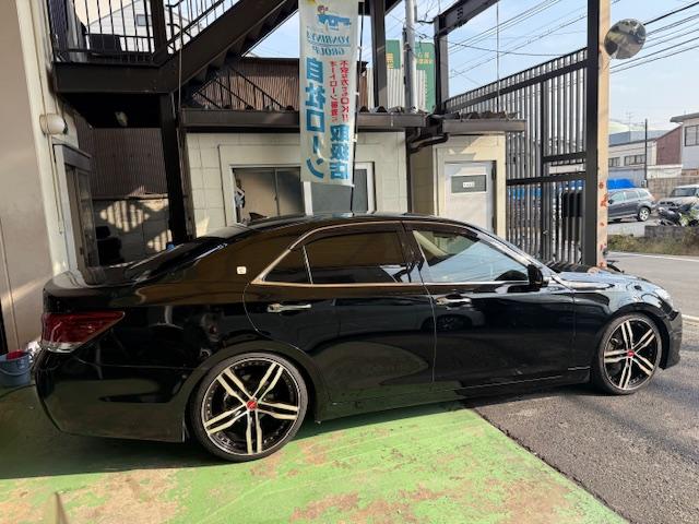 クラウンハイブリッド ロイヤルサルーンG 車高調社外AW本革ETCクルコンスマートキーナビ地デジBluetoothBカメシートエアコンメモリーシートフォグ(10枚目)