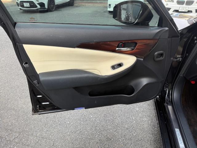 クラウンハイブリッド ロイヤルサルーンG 車高調社外AW本革ETCクルコンスマートキーナビ地デジBluetoothBカメシートエアコンメモリーシートフォグ(33枚目)