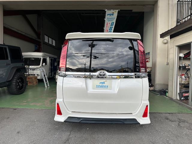 ヴォクシー ＺＳ　煌　社外ＡＷ・テール・車高調・ＴＲＤエアロ・カロッツェリアナビ・地デジ・ＤＶＤ・Ｂｌｕｅｔｏｏｔｈ・バックカメラ・ＥＴＣ・両側パワスラ・革調シート・後部モニタ・ドラレコ（13枚目）