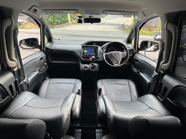 ヴォクシー ＺＳ　煌　社外ＡＷ・テール・車高調・ＴＲＤエアロ・カロッツェリアナビ・地デジ・ＤＶＤ・Ｂｌｕｅｔｏｏｔｈ・バックカメラ・ＥＴＣ・両側パワスラ・革調シート・後部モニタ・ドラレコ（19枚目）