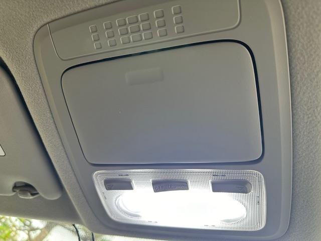 ヴォクシー ＺＳ　煌　社外ＡＷ・テール・車高調・ＴＲＤエアロ・カロッツェリアナビ・地デジ・ＤＶＤ・Ｂｌｕｅｔｏｏｔｈ・バックカメラ・ＥＴＣ・両側パワスラ・革調シート・後部モニタ・ドラレコ（32枚目）