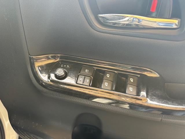 ヴォクシー ＺＳ　煌　社外ＡＷ・テール・車高調・ＴＲＤエアロ・カロッツェリアナビ・地デジ・ＤＶＤ・Ｂｌｕｅｔｏｏｔｈ・バックカメラ・ＥＴＣ・両側パワスラ・革調シート・後部モニタ・ドラレコ（36枚目）
