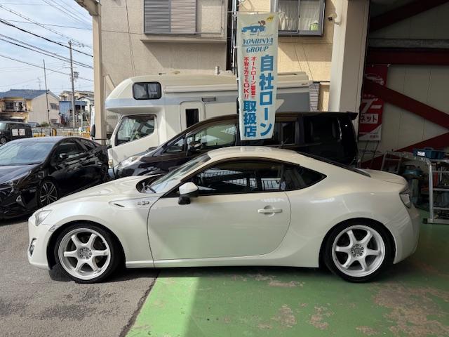 ８６ ＧＴ　社外ＡＷ・車高調・ナビ・ＤＶＤ・地デジ・Ｂｌｕｅｔｏｏｔｈ・バックカメラ・ＥＴＣ・ＵＳＢ・パドルシフト・ＨＩＤ・フォグ・スマートキー・電格納ミラー（9枚目）