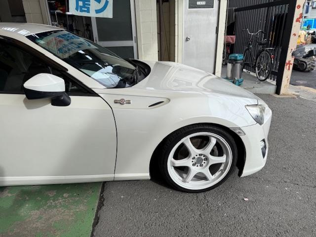 ８６ ＧＴ　社外ＡＷ・車高調・ナビ・ＤＶＤ・地デジ・Ｂｌｕｅｔｏｏｔｈ・バックカメラ・ＥＴＣ・ＵＳＢ・パドルシフト・ＨＩＤ・フォグ・スマートキー・電格納ミラー（18枚目）