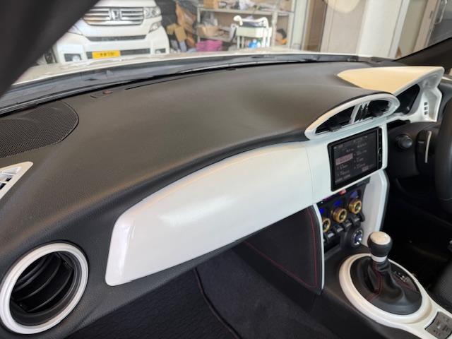８６ ＧＴ　社外ＡＷ・車高調・ナビ・ＤＶＤ・地デジ・Ｂｌｕｅｔｏｏｔｈ・バックカメラ・ＥＴＣ・ＵＳＢ・パドルシフト・ＨＩＤ・フォグ・スマートキー・電格納ミラー（21枚目）