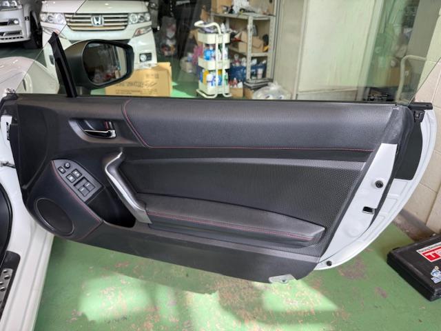 ８６ ＧＴ　社外ＡＷ・車高調・ナビ・ＤＶＤ・地デジ・Ｂｌｕｅｔｏｏｔｈ・バックカメラ・ＥＴＣ・ＵＳＢ・パドルシフト・ＨＩＤ・フォグ・スマートキー・電格納ミラー（36枚目）