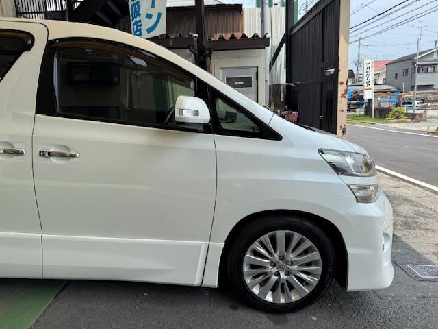 ヴェルファイア ２．４Ｚ　Ｇエディション　ナビ・地デジ・ＤＶＤ・Ｂｌｕｅｔｏｏｔｈ・両側パワースライドドア・パワーバックドア・クルコン・ＵＳＢ・パワーシート・ＥＴＣ・クルコン・オットマン・ウィンカーミラー（17枚目）