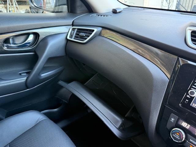 エクストレイル ２０Ｘ　エマージェンシーブレーキパッケージ　ナビ・地デジ・ＤＶＤ・Ｂｌｕｅｔｏｏｔｈ・バックカメラ・ＥＴＣ・インテリキー・シートヒーター・４ＷＤ・運転支援・エマージェンシーブレーキ（34枚目）