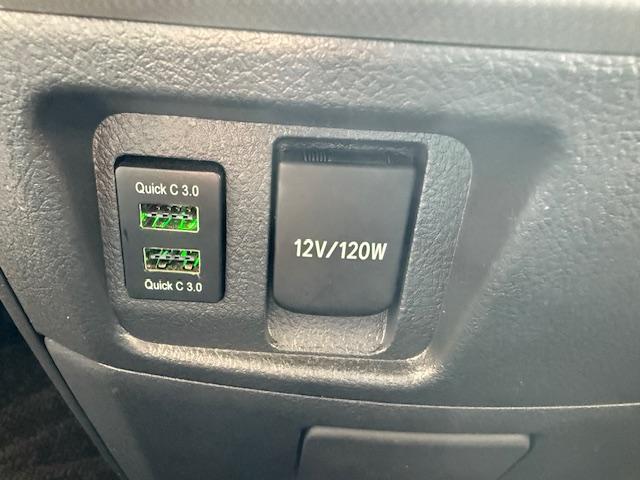 アルファード ２４０Ｓ　フロントエアロ・社外ナビ・ＤＶＤ・地デジ・Ｂｌｕｅｔｏｏｔｈ・ＥＴＣ・バックカメラ・ＵＳＢ・両側Ｐスラ・オットマン・スマートキー・フォグ（32枚目）