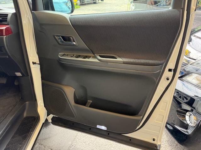 アルファード ２４０Ｓ　フロントエアロ・社外ナビ・ＤＶＤ・地デジ・Ｂｌｕｅｔｏｏｔｈ・ＥＴＣ・バックカメラ・ＵＳＢ・両側Ｐスラ・オットマン・スマートキー・フォグ（35枚目）