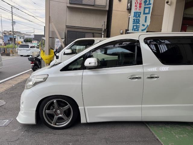 アルファード ２４０Ｓ　プライムセレクションＩＩ　車高調社外ＡＷナビ地デジＢカメＥＴＣＢｌｕｅｔｏｏｔｈ両側Ｐ後部モニタークルコンオットマンＬＥＤライトフォグサンルーフウィンカーミラースマートキー（15枚目）