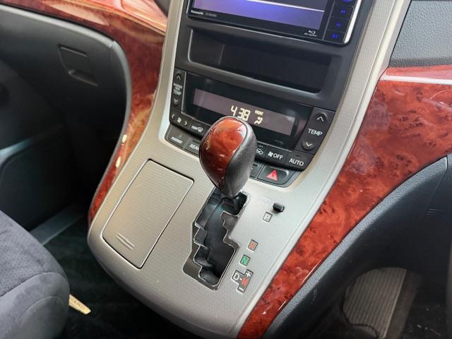 アルファード ２４０Ｓ　プライムセレクションＩＩ　車高調社外ＡＷナビ地デジＢカメＥＴＣＢｌｕｅｔｏｏｔｈ両側Ｐ後部モニタークルコンオットマンＬＥＤライトフォグサンルーフウィンカーミラースマートキー（25枚目）