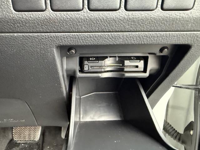 アルファード ２４０Ｓ　プライムセレクションＩＩ　車高調社外ＡＷナビ地デジＢカメＥＴＣＢｌｕｅｔｏｏｔｈ両側Ｐ後部モニタークルコンオットマンＬＥＤライトフォグサンルーフウィンカーミラースマートキー（28枚目）