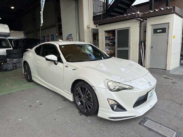 ８６ ＧＴリミテッド　モデリスタエアロナビＤＶＤ地デジＢｌｕｅｔｏｏｔｈシートヒーターＥＴＣＵＳＢパドルシフトＨＩＤライトフォグスマートキー電格納ミラー（2枚目）