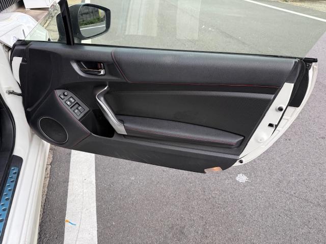 ８６ ＧＴリミテッド　モデリスタエアロナビＤＶＤ地デジＢｌｕｅｔｏｏｔｈシートヒーターＥＴＣＵＳＢパドルシフトＨＩＤライトフォグスマートキー電格納ミラー（25枚目）