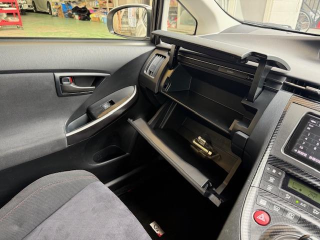 プリウス Ｓツーリングセレクション・Ｇ’ｓ　社外ＡＷナビＤＶＤ地デジＢｌｕｅｔｏｏｔｈバックカメラＥＴＣＬＥＤライトフォグスマートキー（29枚目）