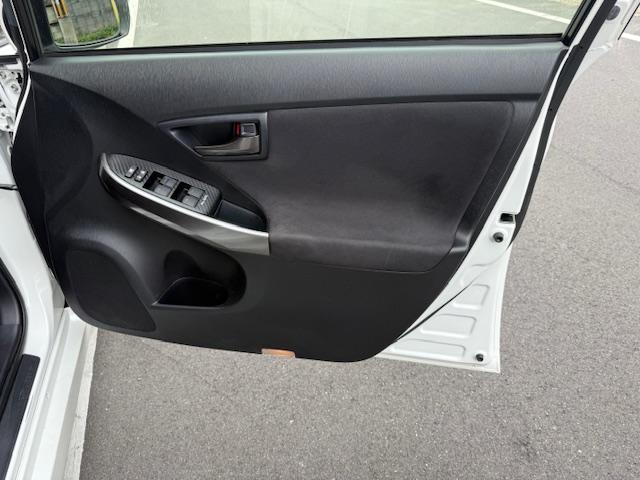 プリウス Ｓツーリングセレクション・Ｇ’ｓ　社外ＡＷナビＤＶＤ地デジＢｌｕｅｔｏｏｔｈバックカメラＥＴＣＬＥＤライトフォグスマートキー（31枚目）